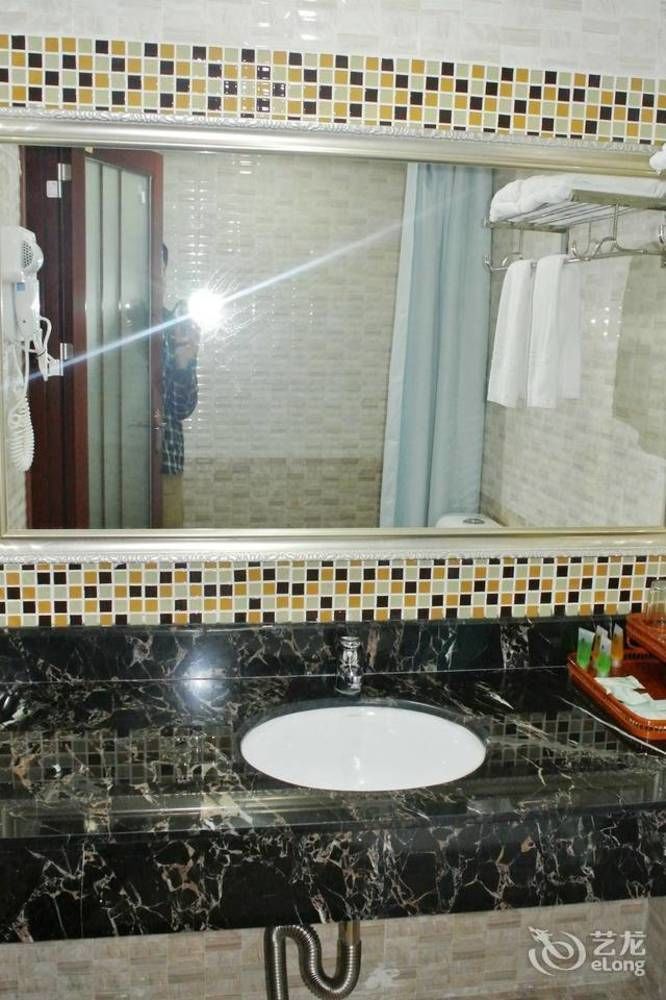 Shenzhen Haitian Hotel Екстер'єр фото
